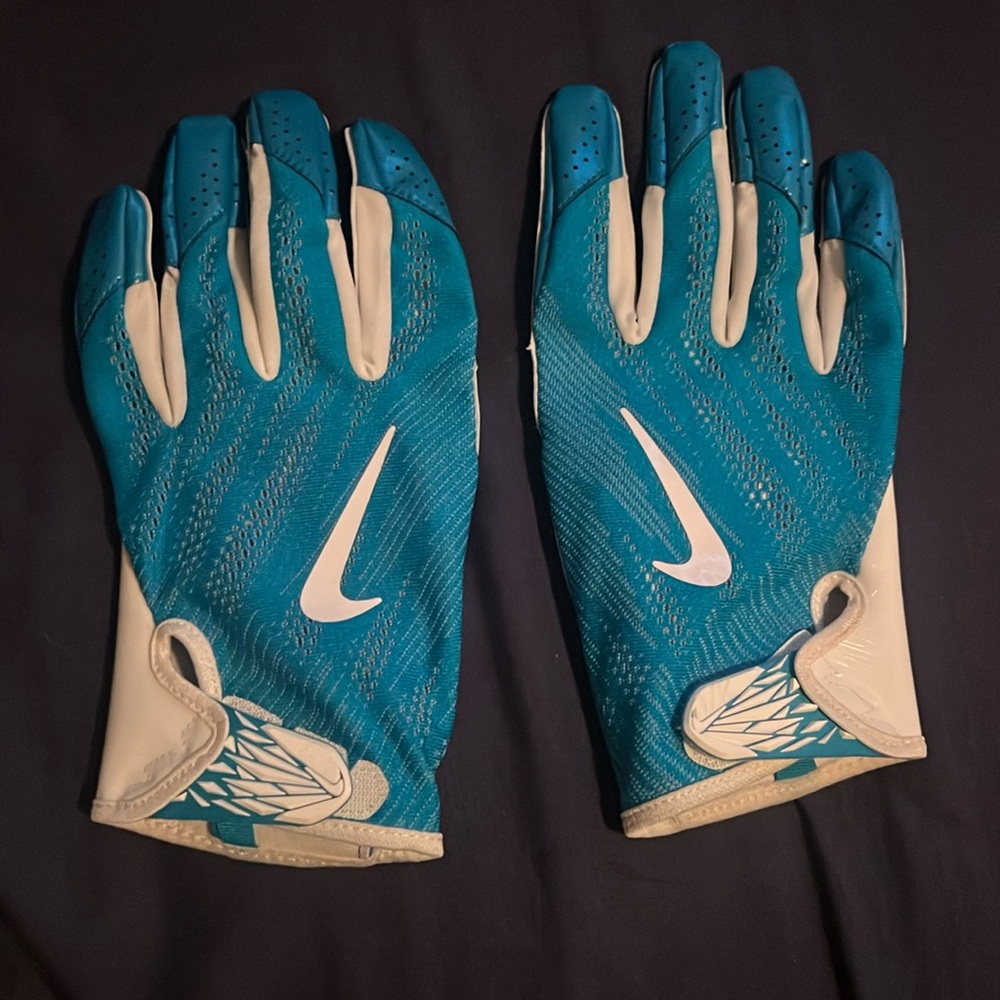 Nike football gloves